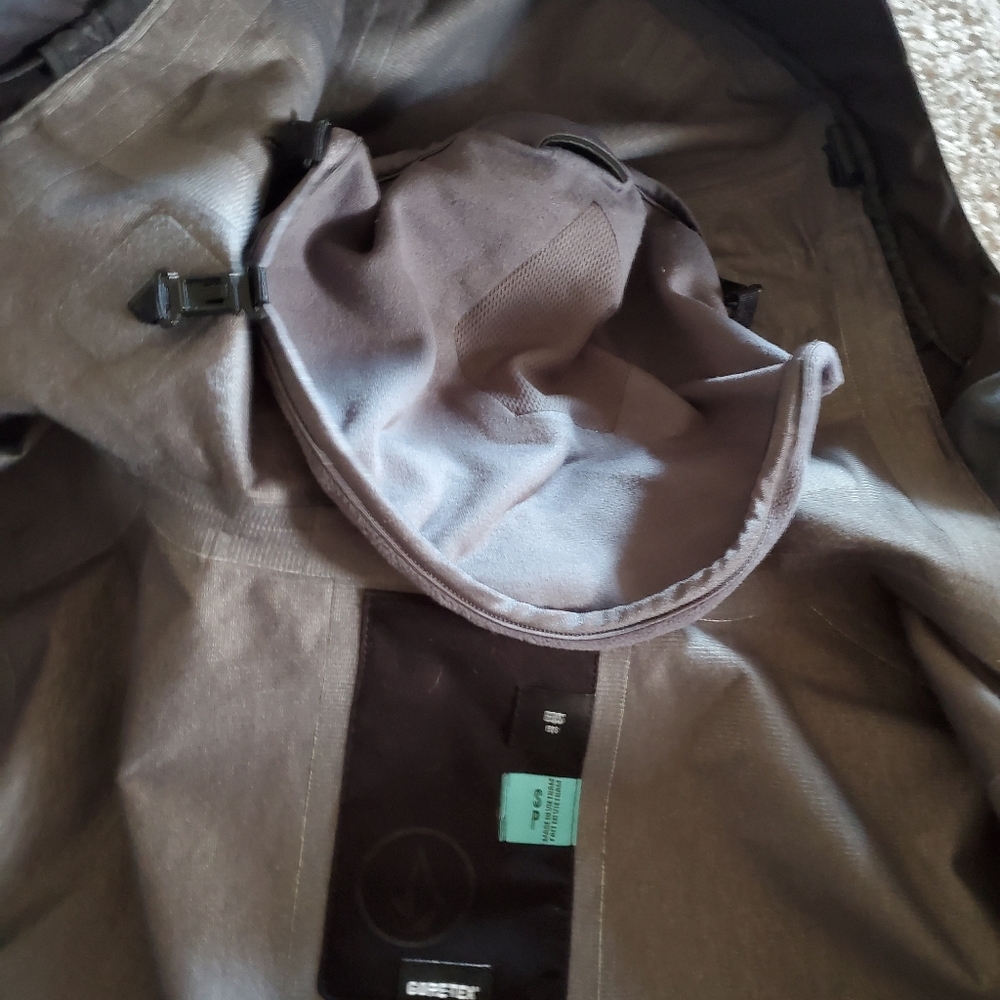 Womens Volcom Snow Shell - Picture 3 of 5